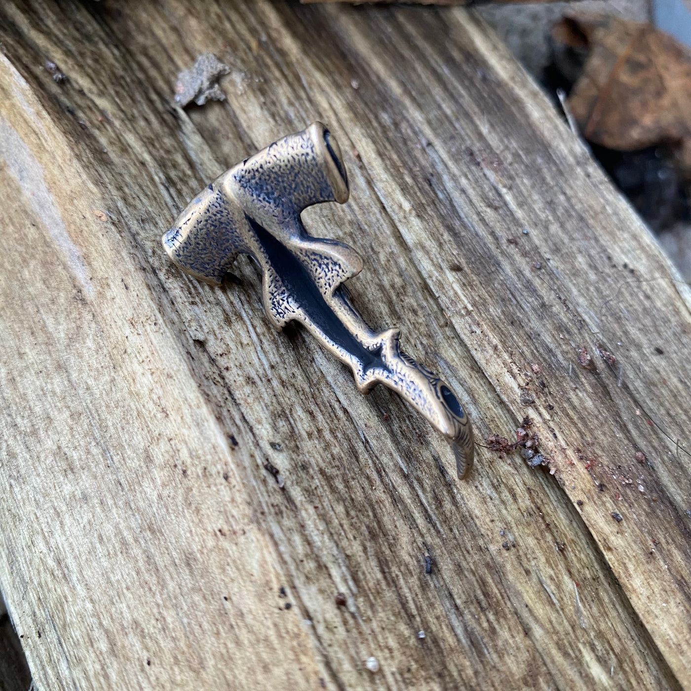 Hammerhead shark bead