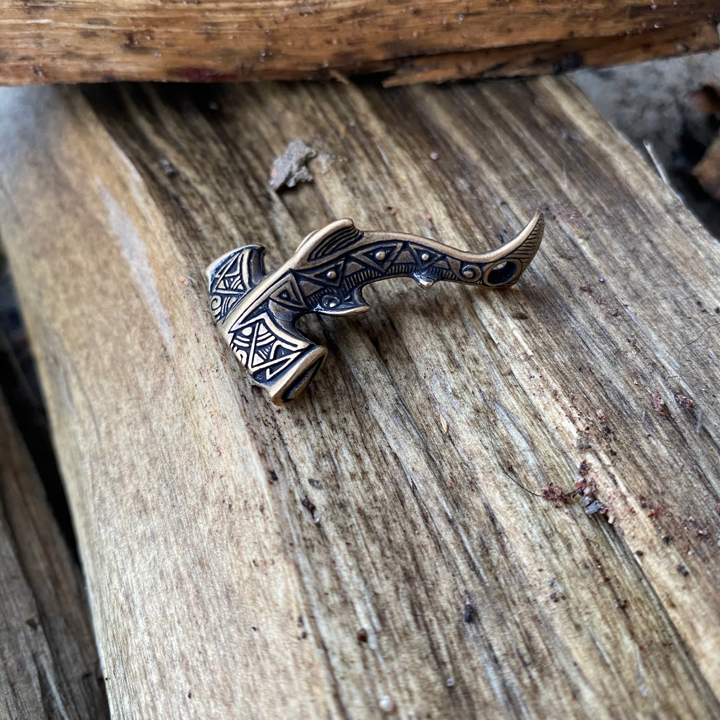 Hammerhead shark bead