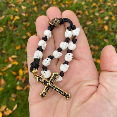 Pocket rosary ‘Memento Mori’ with hand carved skulls