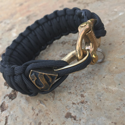 Luxury King Cobra paracord bracelet with snap shackle