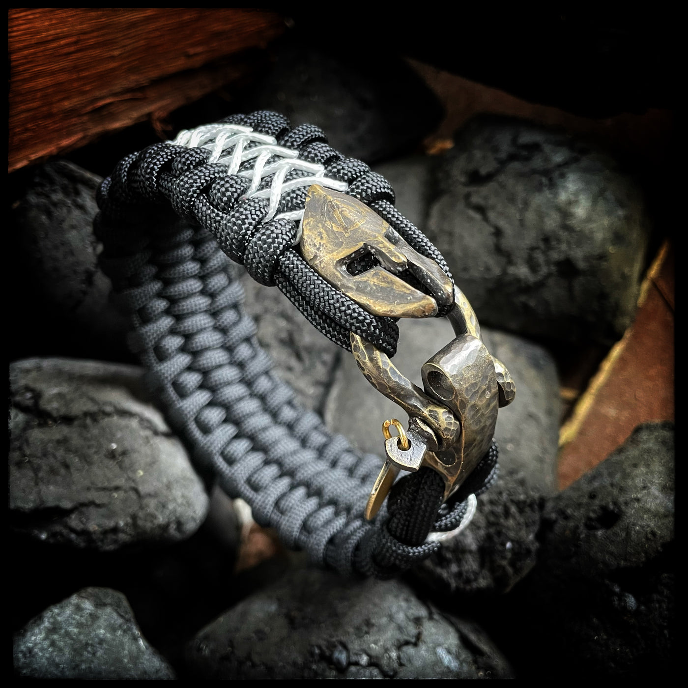 Wide Stitched Fishtail Paracord Bracelet (Thin Gray Line) – Surf