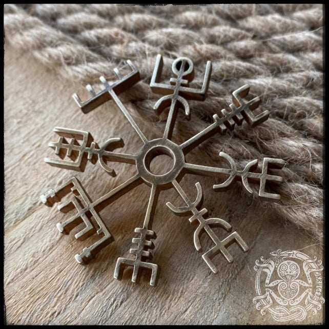 Vegvisir and Ægishjalmur pocket amulet