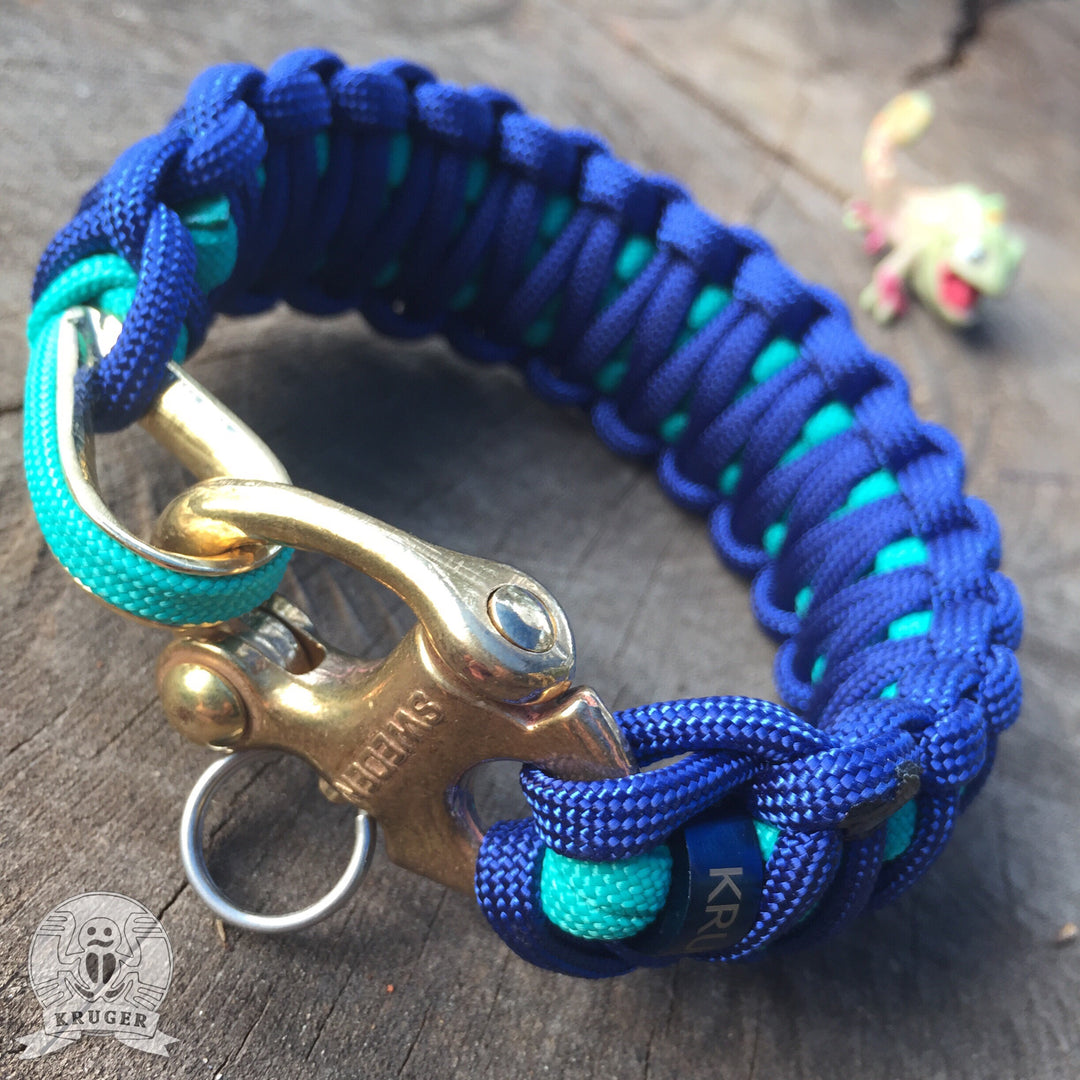 Luxury King Cobra paracord bracelet with snap shackle Kruger EDC