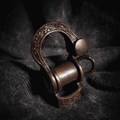 Ornate catapult shackle from Covenant gears