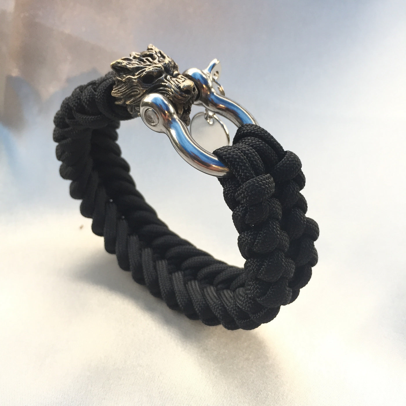 Wolf head paracord Shackle bracelet clasp – WikkedKnot jewelry
