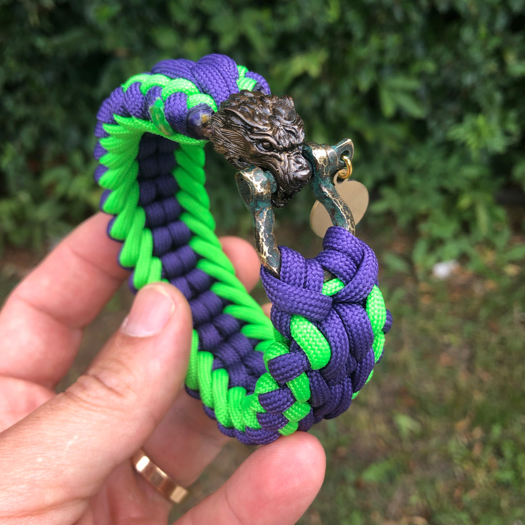 The Snarling Wolf paracord bracelet – Kruger EDC